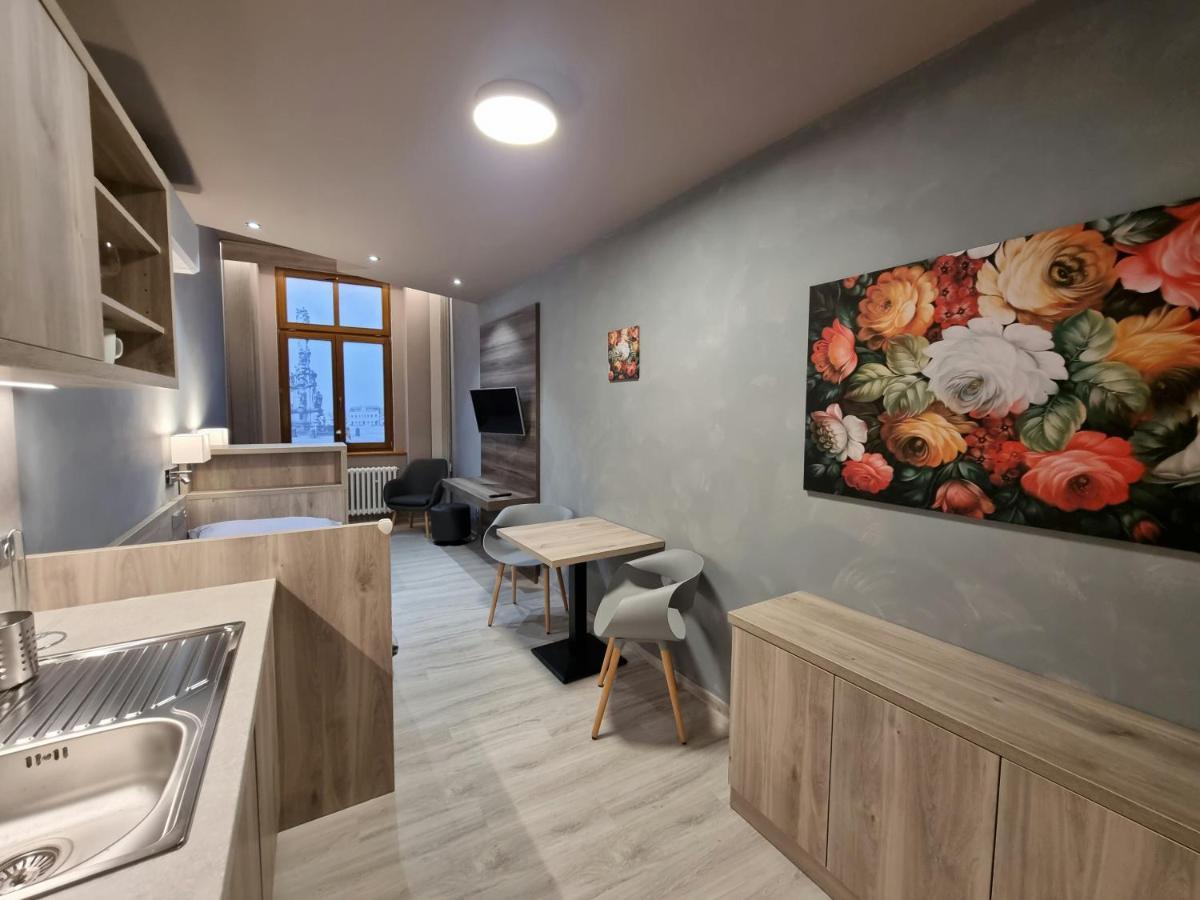 Apartmany Etenia Kadan Bagian luar foto