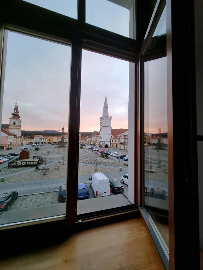 Apartmany Etenia Kadan Bagian luar foto